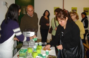 El aula del CPS Francesc Palau, llena de gente que quería probar el Café El Prat