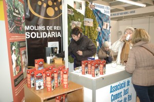 Parada del cafè de Comerç Just de Molins de Rei durant la Fira